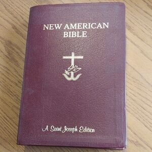 New American Bible - Saint Joseph Edition Giant Print. Catholic Bible.